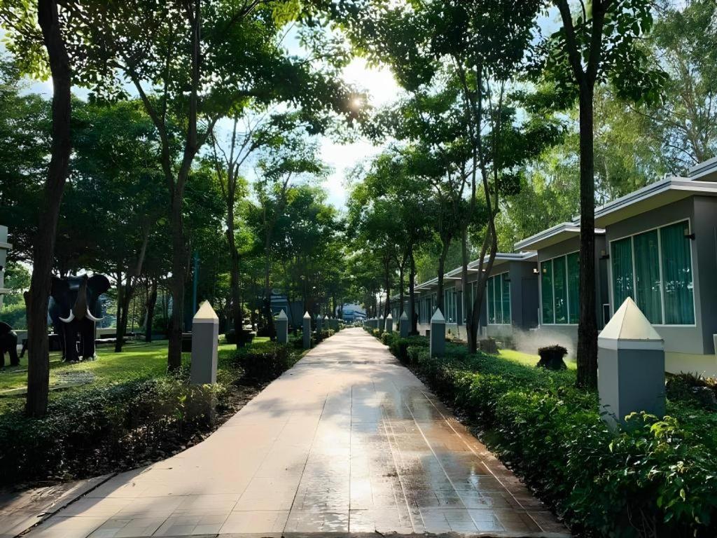 泰亚金海度假村 大城 外观 照片